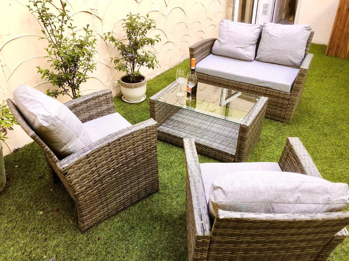 *Beachfront*- Stylish, Spacious +Private Courtyard Hove Buitenkant foto